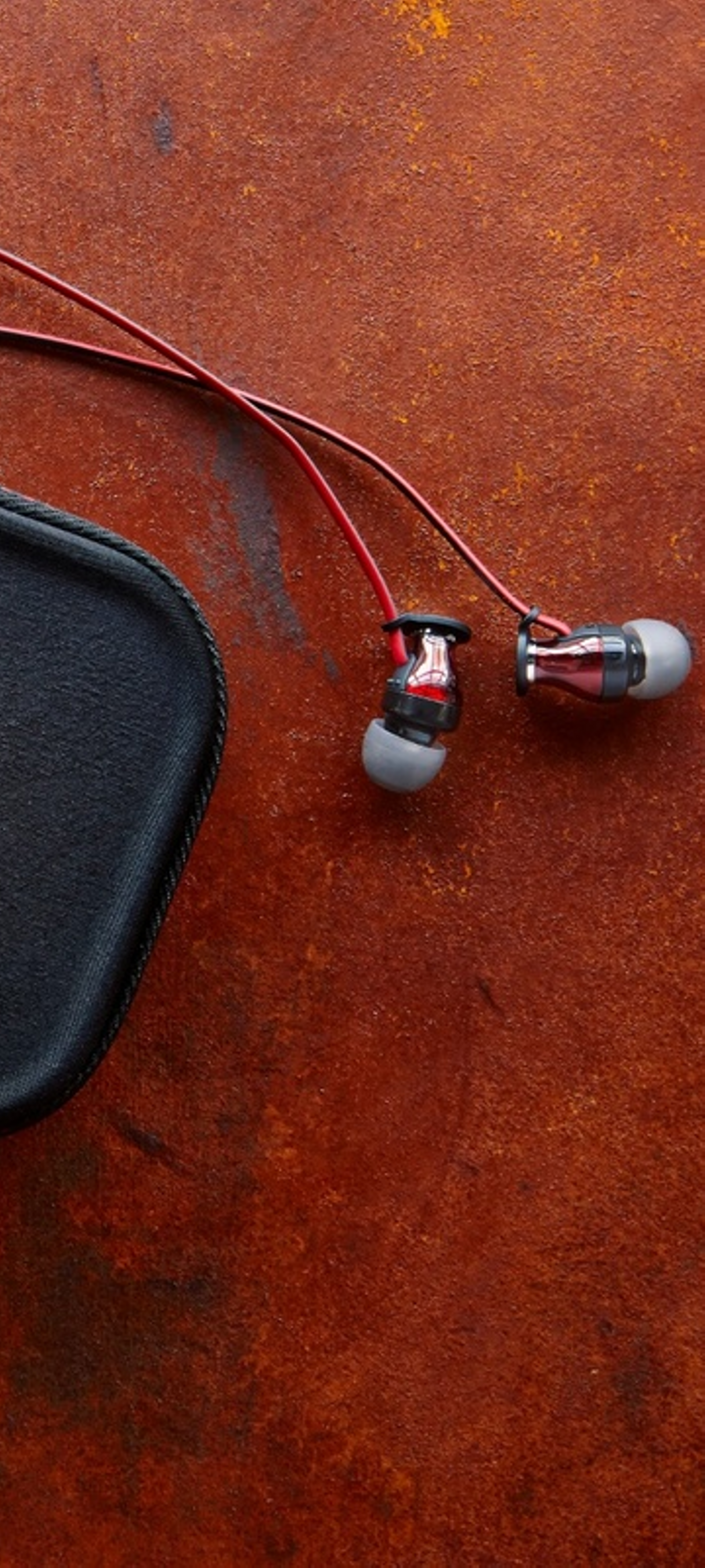 Momentum in-Ear Red